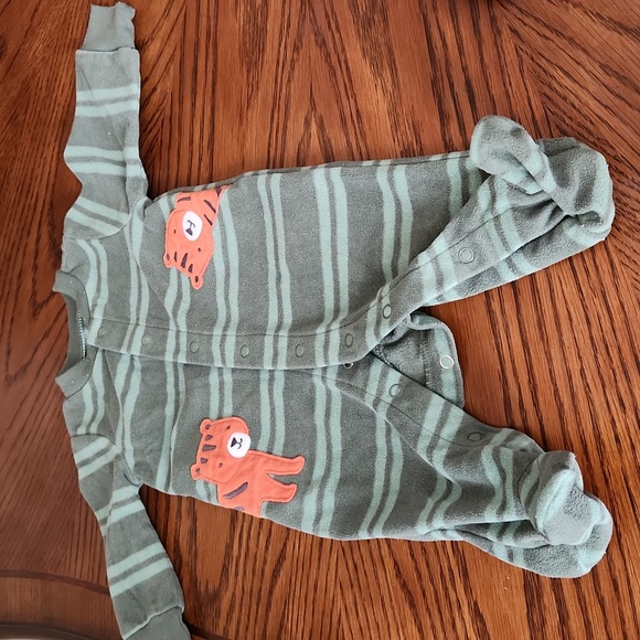 5 piece Mixed Carters/ Juniors baby boy long sleeve fleece footsies. 0-3 Months - Picture 4 of 6